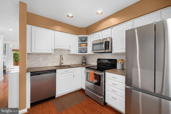 Building Photo - 535 Colecroft Ct