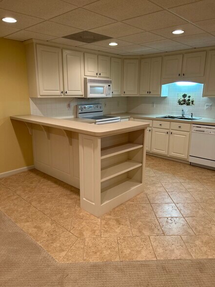 Building Photo - 68 Westwood Cir SW