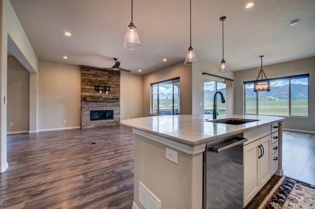 Building Photo - 15838 Long Valley Dr