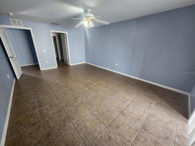 Building Photo - 635 Bluebill Ct