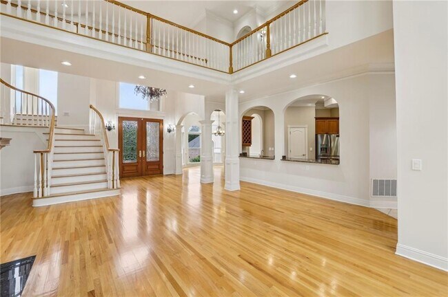 Building Photo - 2503 Regency Lake Dr