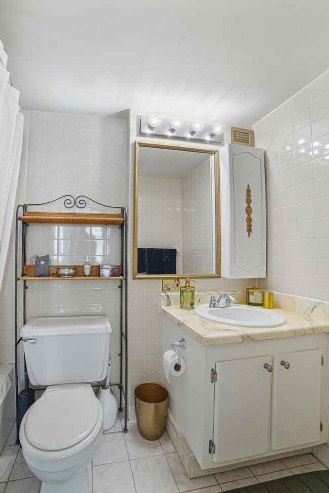 Building Photo - 3450 S Ocean Blvd