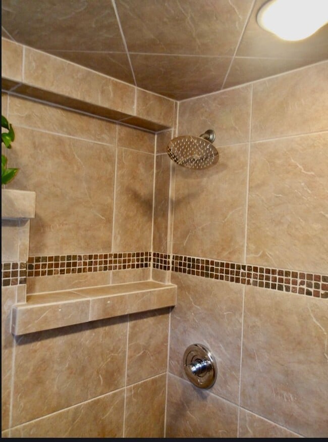Building Photo - Charming One Bedroom ADU In The Heart Of W...