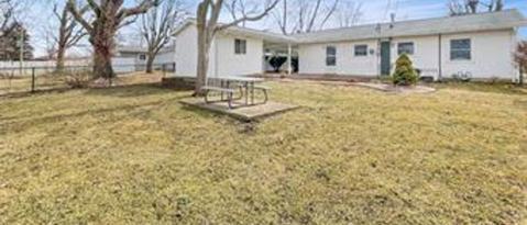 Building Photo - 3907 Memorial Dr
