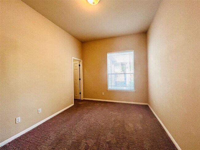 Building Photo - 2501 Farleigh Ln