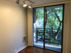 Building Photo - Beautiful Lincoln Park condo situated right next to Lake Shore Drive and Clark Street!