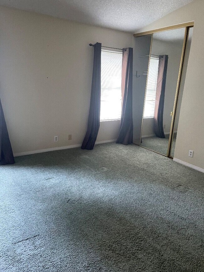 Building Photo - Starlight Ridge 1 story