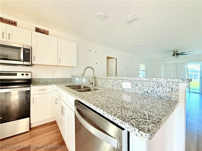 Building Photo - 5509 Castania Dr