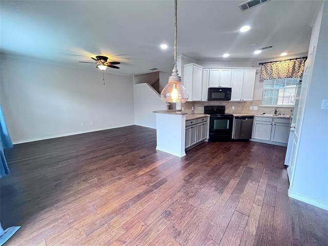 Building Photo - 5895 Clearwater Ct
