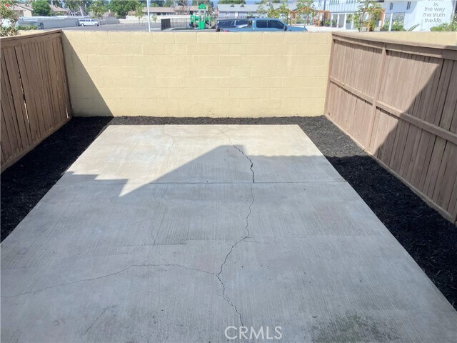 Building Photo - 12420 Mt Vernon Ave