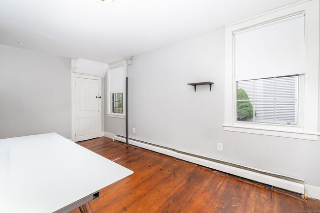 Building Photo - 410 Middletown Ave