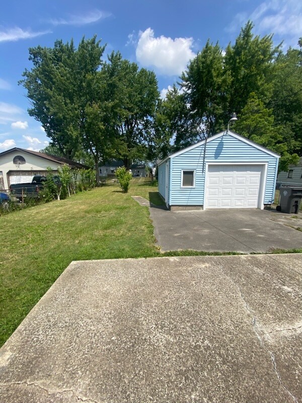 Building Photo - 1566 Thalia Ave