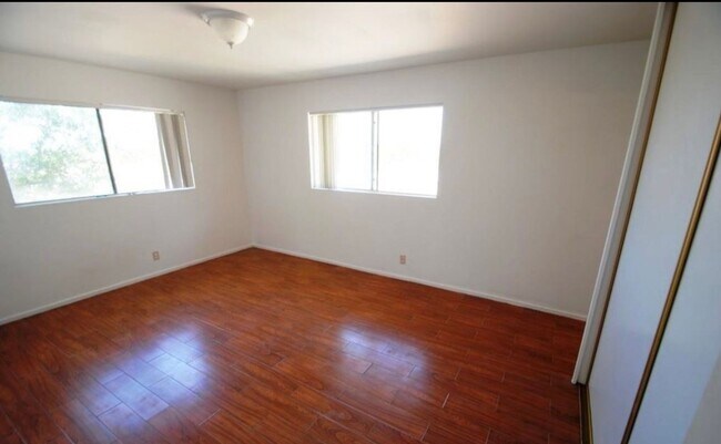 Building Photo - 2 bedroom 2 bathroom House In Apple Valley, Ca