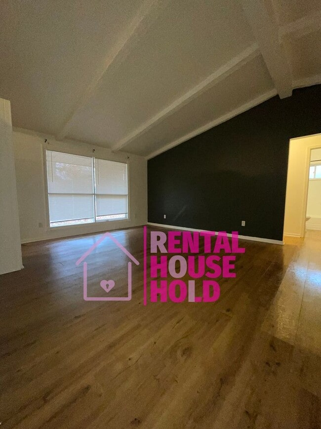 Building Photo - Beautiful 3 Bedroom Ranch~ Dearborn Heights