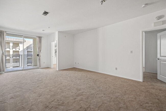 Building Photo - 6400 Crescent Park E