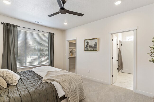 Building Photo - 1175 N Meridian Ln