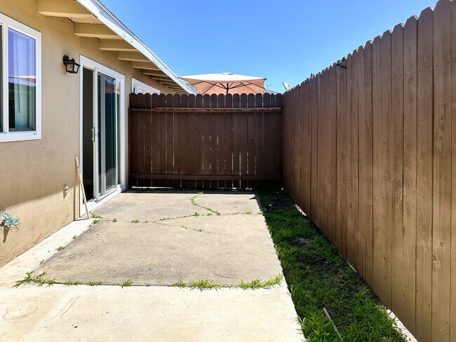 Building Photo - Clearbrook Ln (109)