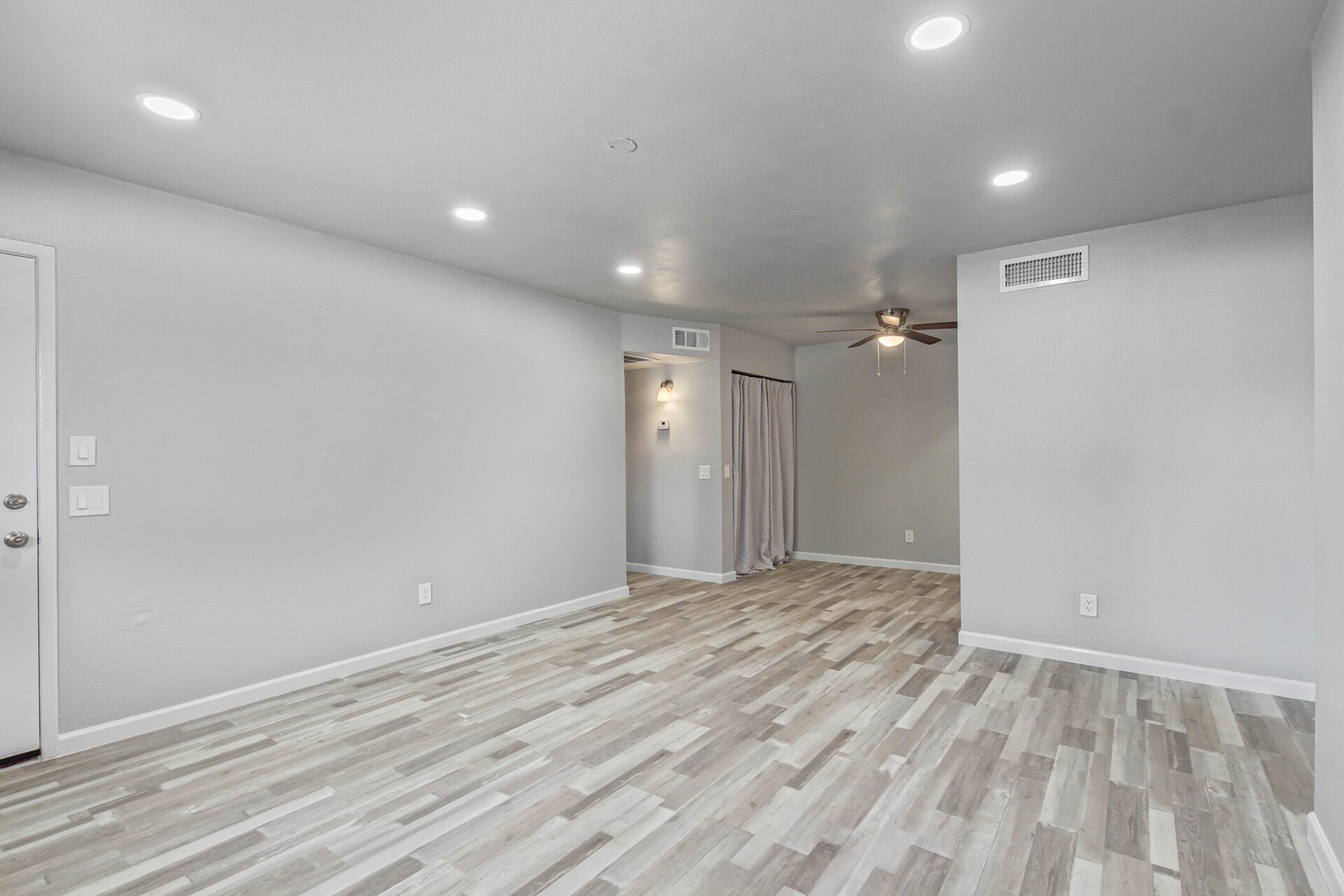 Building Photo - 2937 E Beck Ln