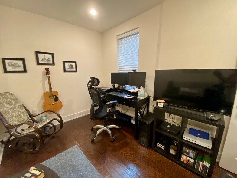 Second Bedroom - 961 Shackamaxon St