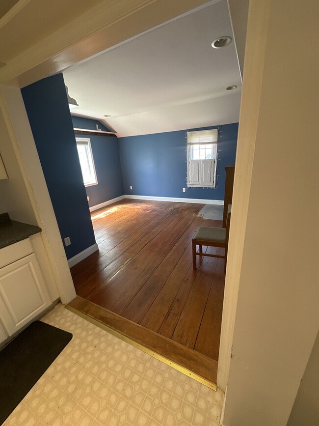 Building Photo - Tour 5/30 2:30 - 3:30. Newly updated Cape ...