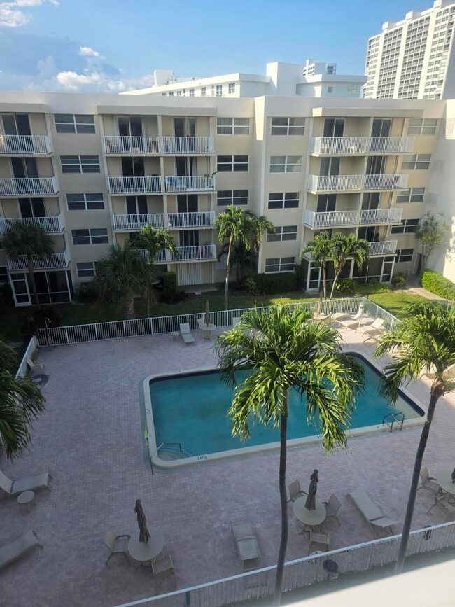 Building Photo - 2929 S Ocean Blvd