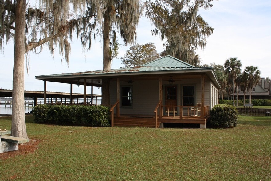 Residence enjoy our lodge/clubhouse - 2854 Tindel Camp Rd