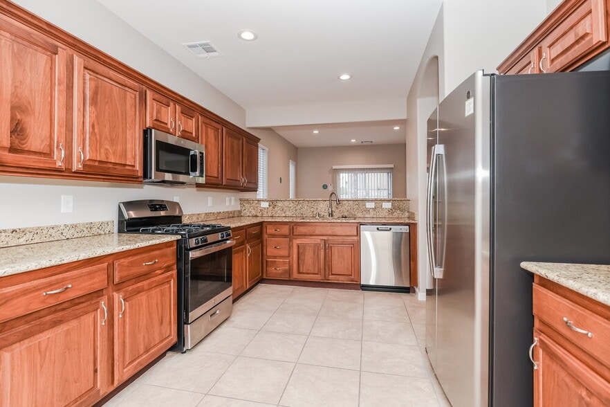 Building Photo - 1028 Garnet Ridge Ct