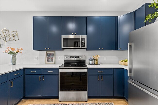 Building Photo - 169 S Union St