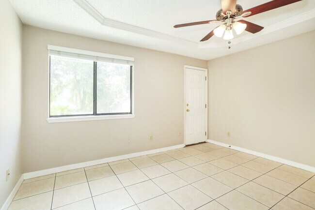 Building Photo - 2232 Alderney Ct