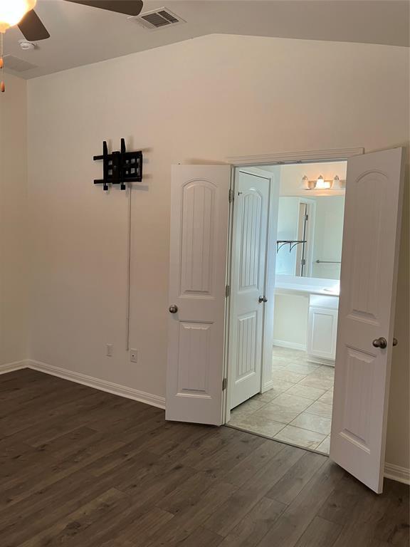 Building Photo - 572 Evening Star