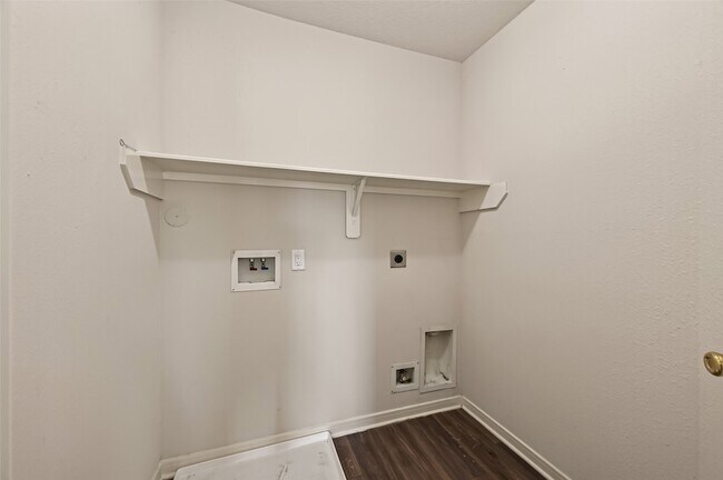 Building Photo - 14837 Peachmeadow Ln