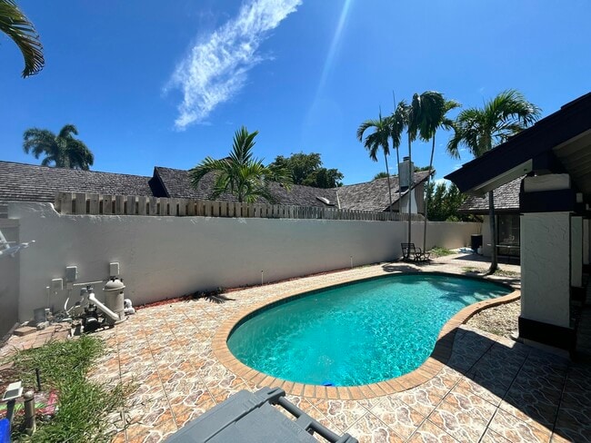 Building Photo - 6480 Contempo Ln