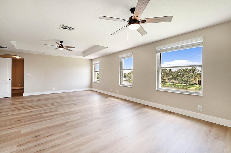 Building Photo - 122 Kensington Way