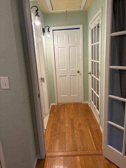 Building Photo - 402 Pleasantview Ct