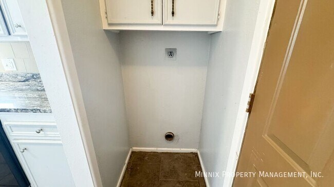 Building Photo - 5603 Amherst St