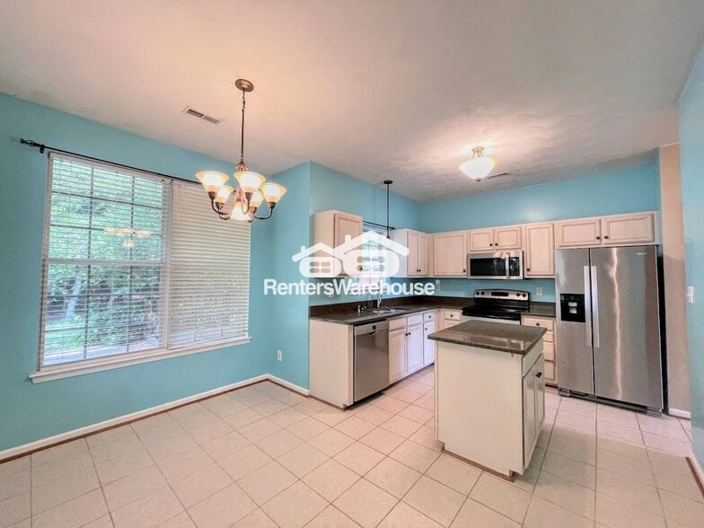 Building Photo - 2116 Kingsley Ln