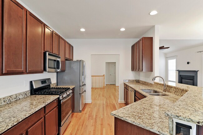 Building Photo - 609 Olde Field Dr