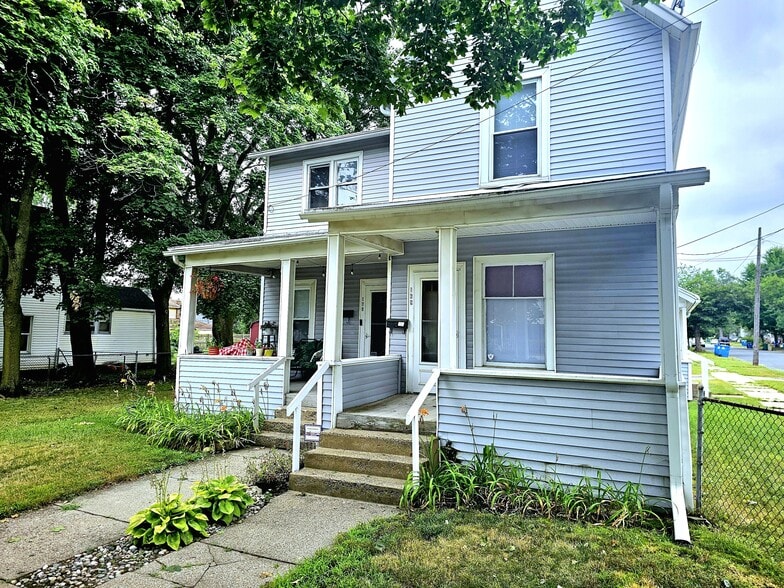 Building Photo - 169 East Ave N