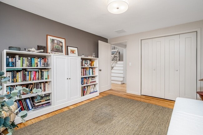 Building Photo - 313 Ridgefield Cir
