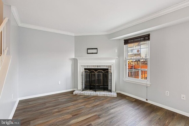 Building Photo - 1305 Riverwood Way