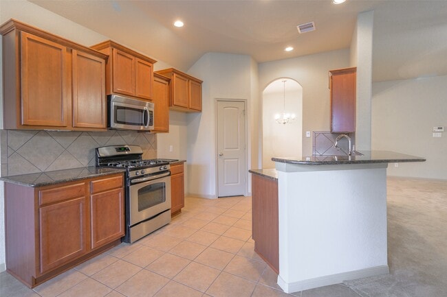 Building Photo - 12805 Shady Springs Dr