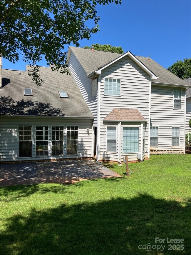 Building Photo - 7525 Montrachet Ln