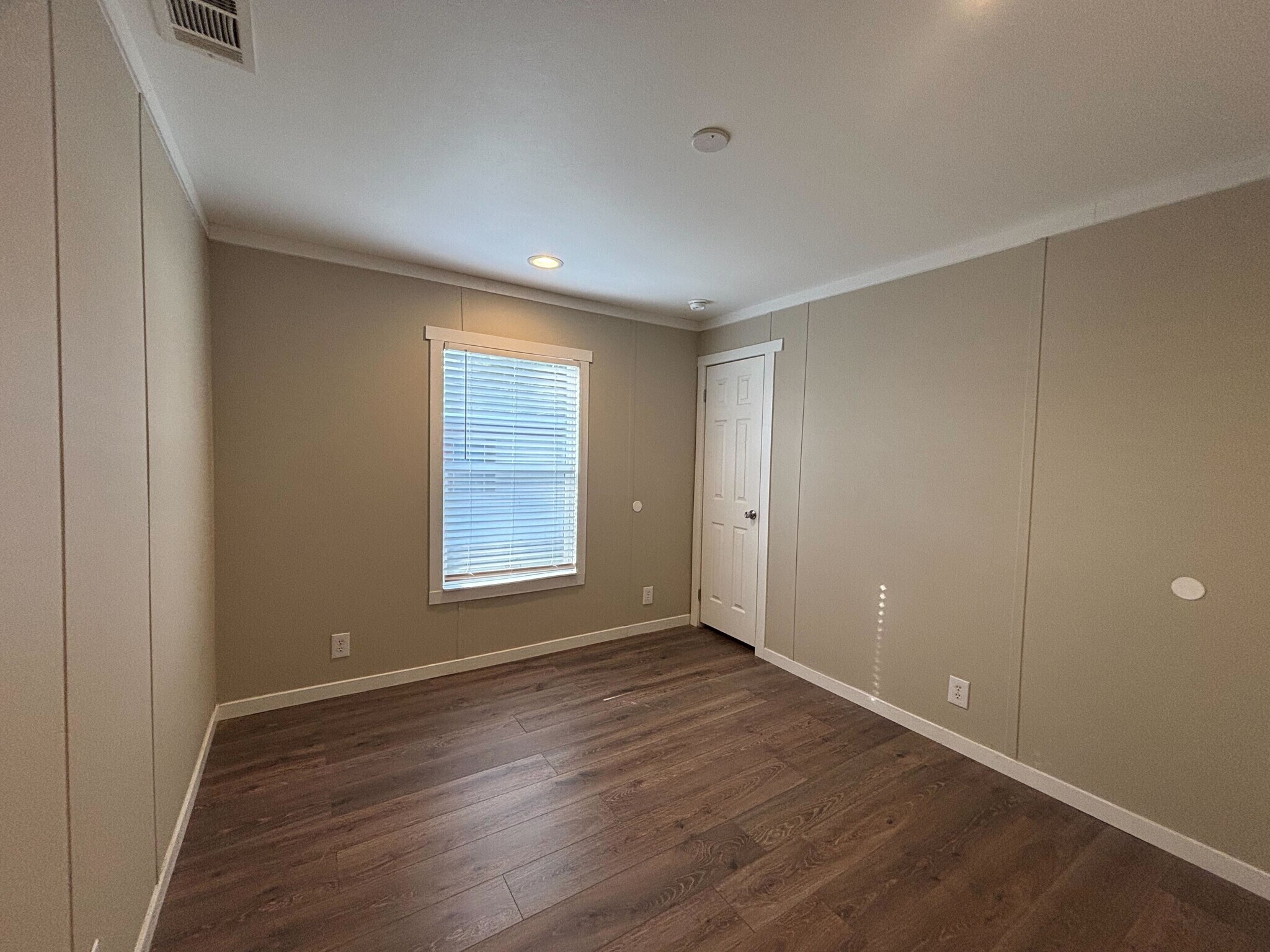 Building Photo - 231 Fryer St