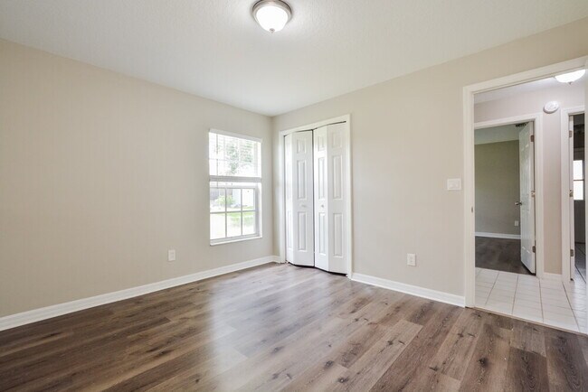 Building Photo - 2294 Lake Pointe Cir