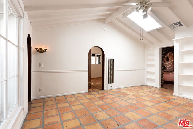 Building Photo - 14842 Morrison St