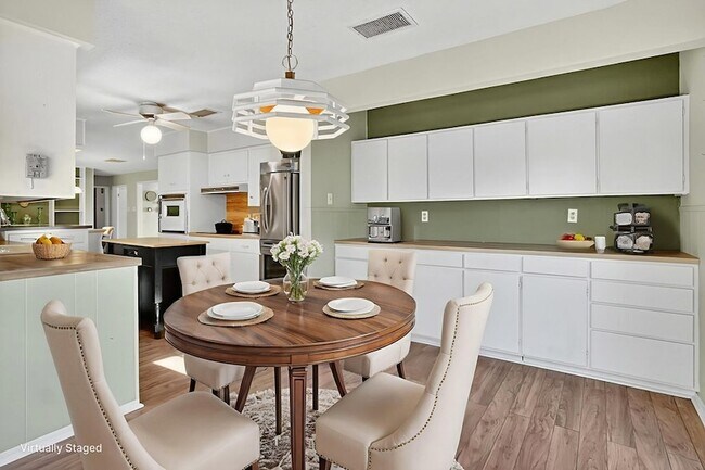 Building Photo - 3210 Cimmaron Ave