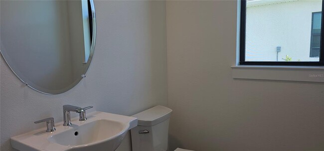 Building Photo - 2625 Waterfront Cir