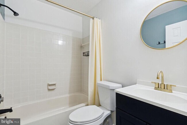 Building Photo - 2849 Schoolhouse Cir