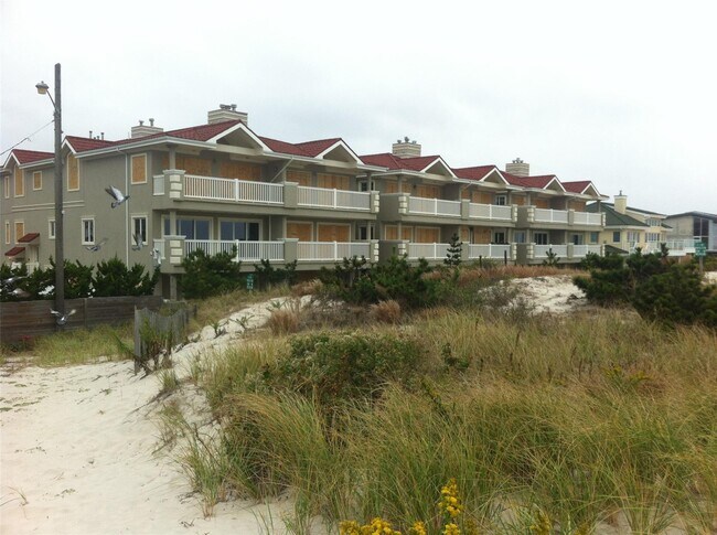 Building Photo - 1051 Oceanfront