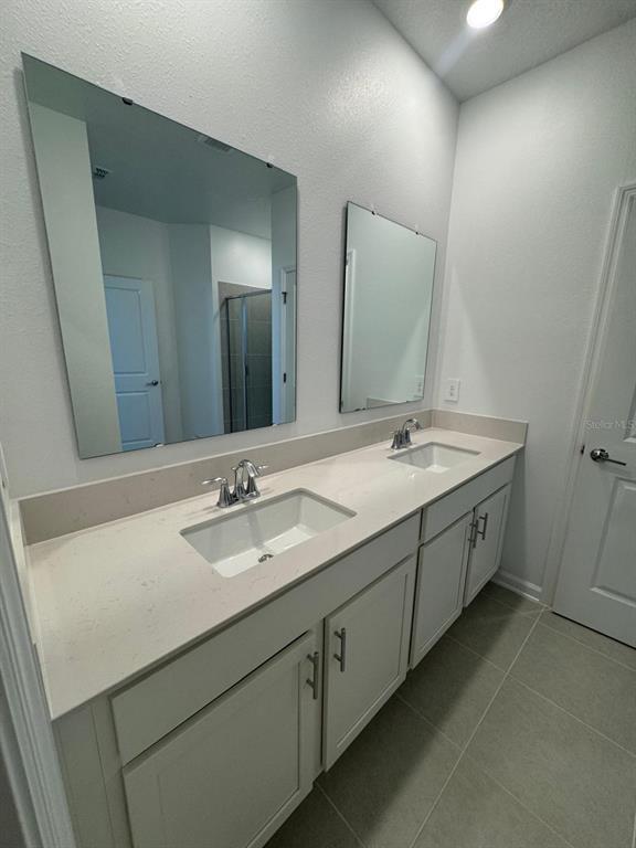 Building Photo - 5673 LIVELINESS Aly